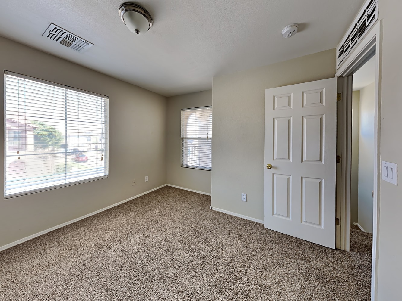 1515 E Sheraton Ln, Phoenix photo 13