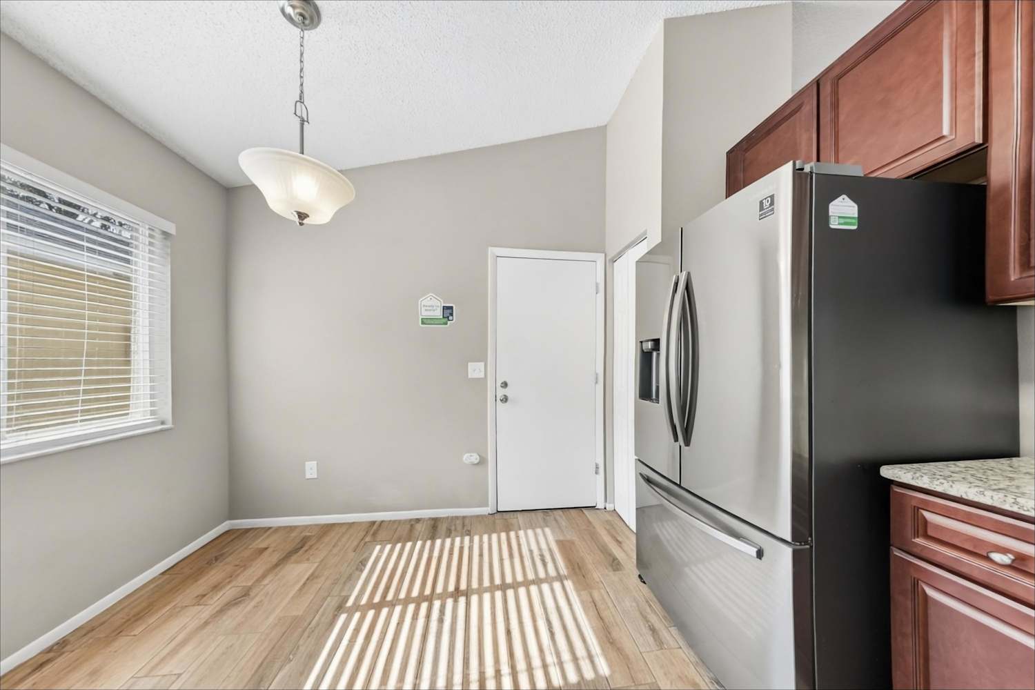 1517 Chepacket St, Brandon photo 9