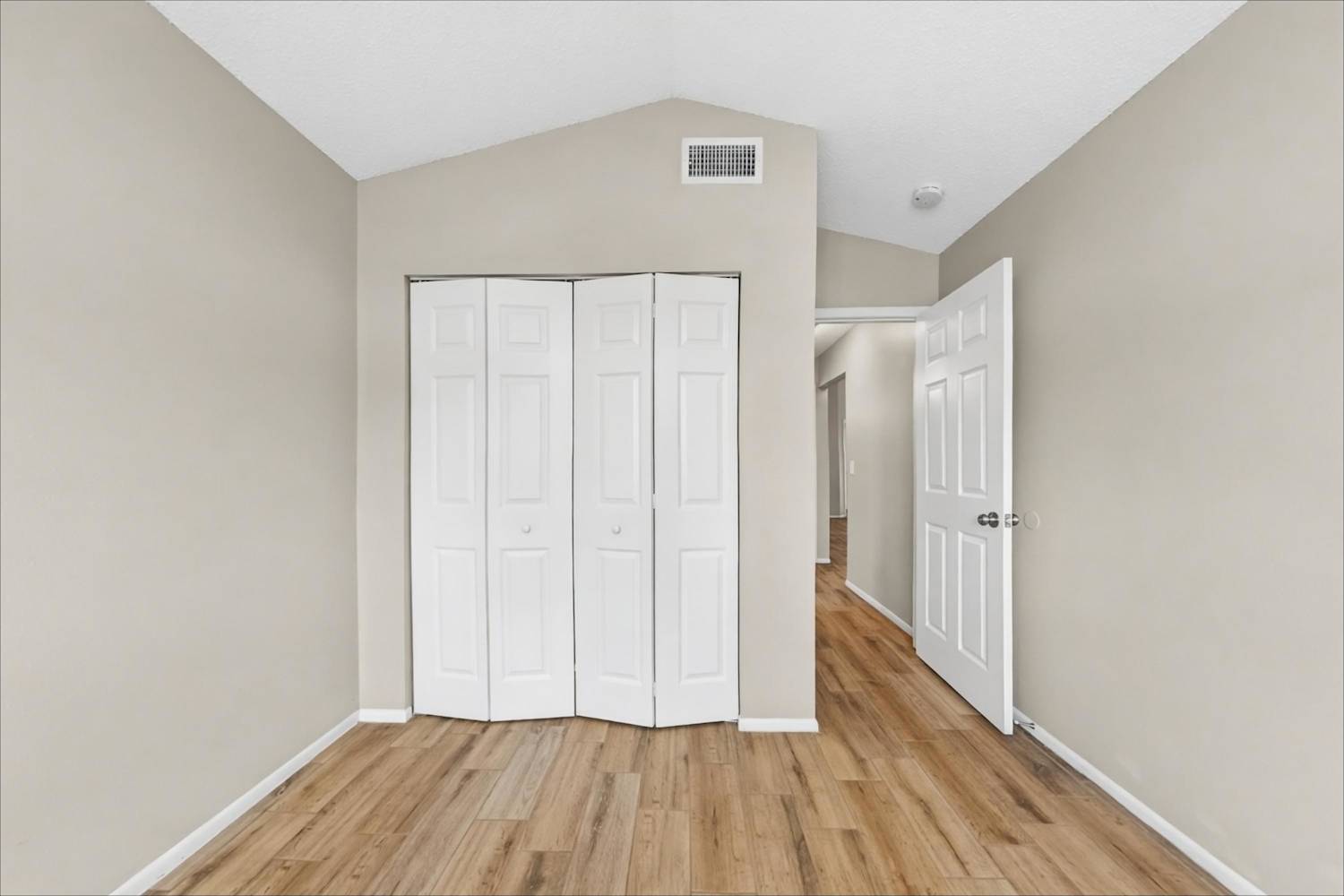 1517 Chepacket St, Brandon photo 15