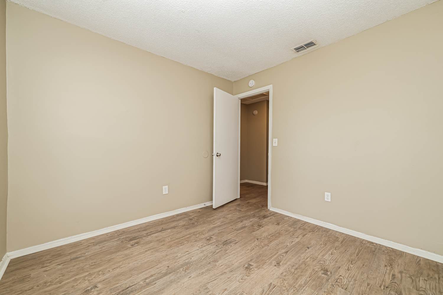 1517 Kestrel Way, Brandon photo 11