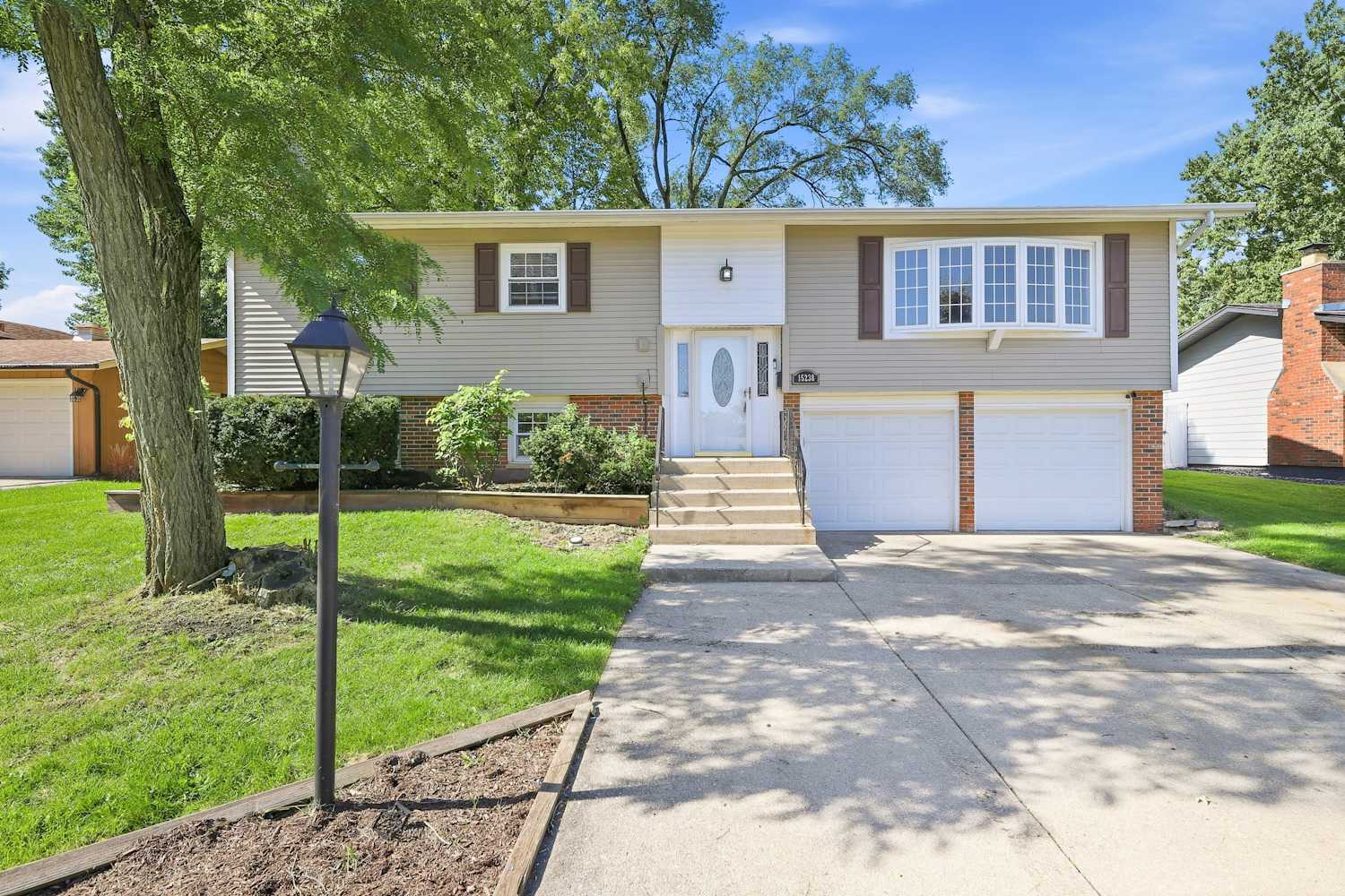 Front of 15238 Ridgeland Ave, Oak Forest, IL