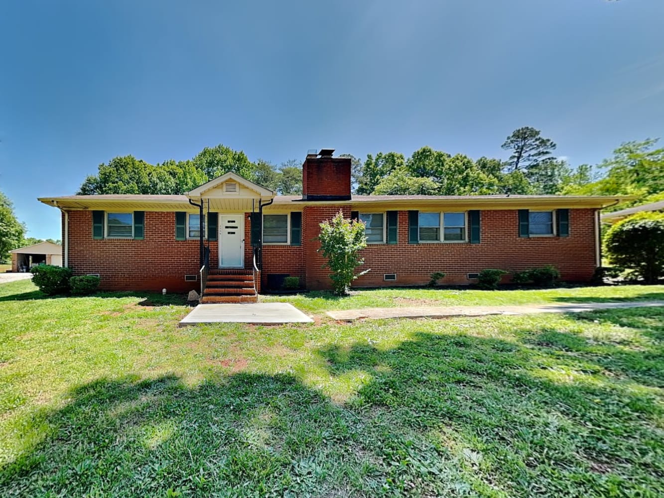 Front of 1526 Plumcrest Dr, Charlotte, NC