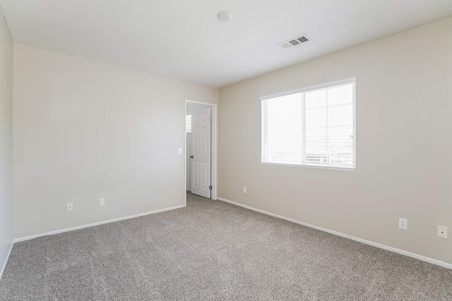 1529 Granville Way, Lancaster photo 13