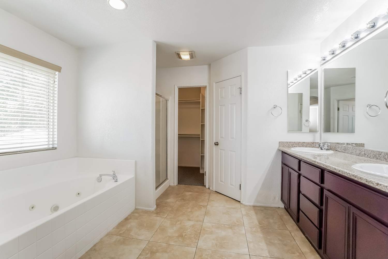 1529 Granville Way, Lancaster photo 11