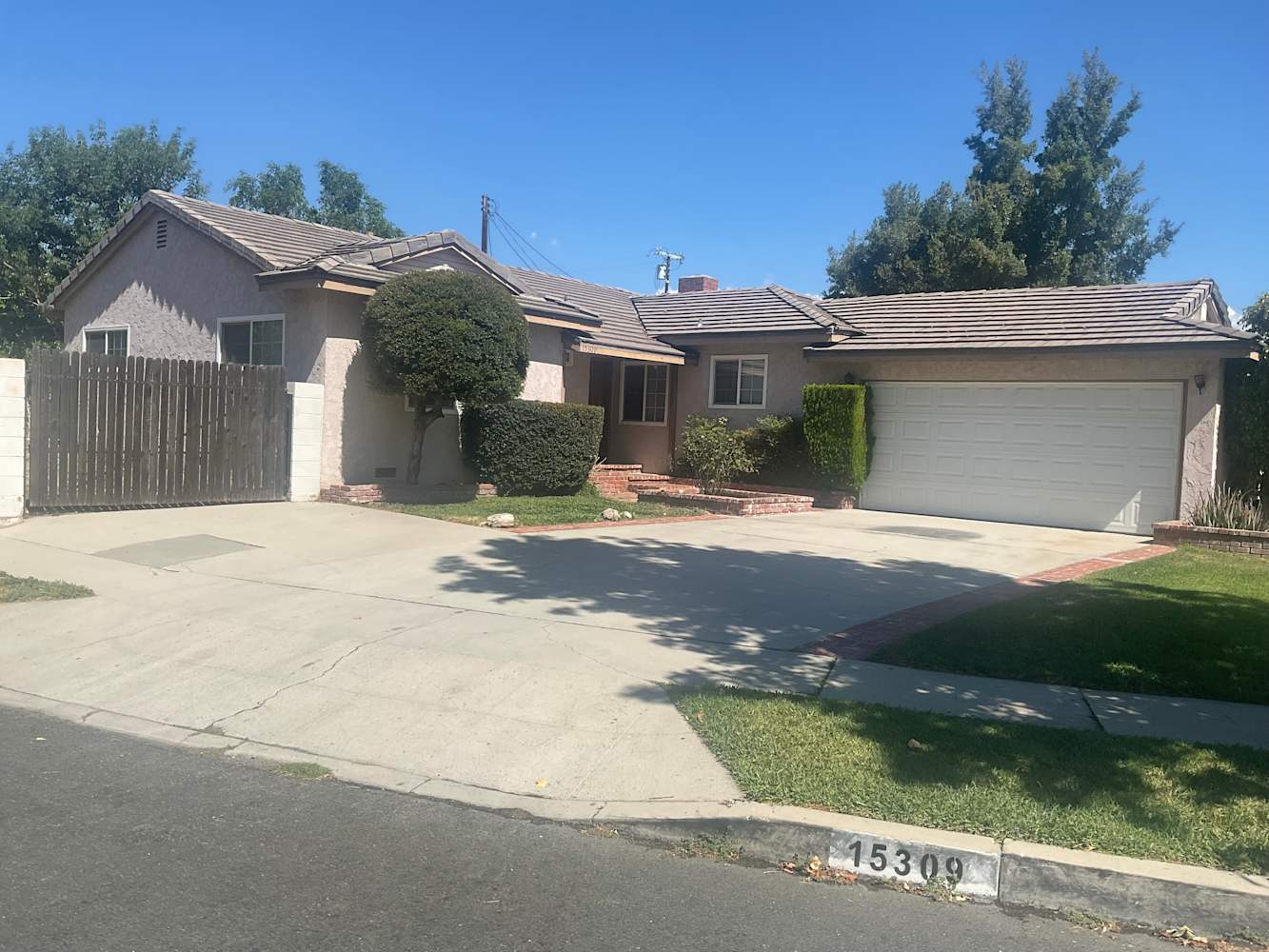 A house we rent in Mission Hills, CA