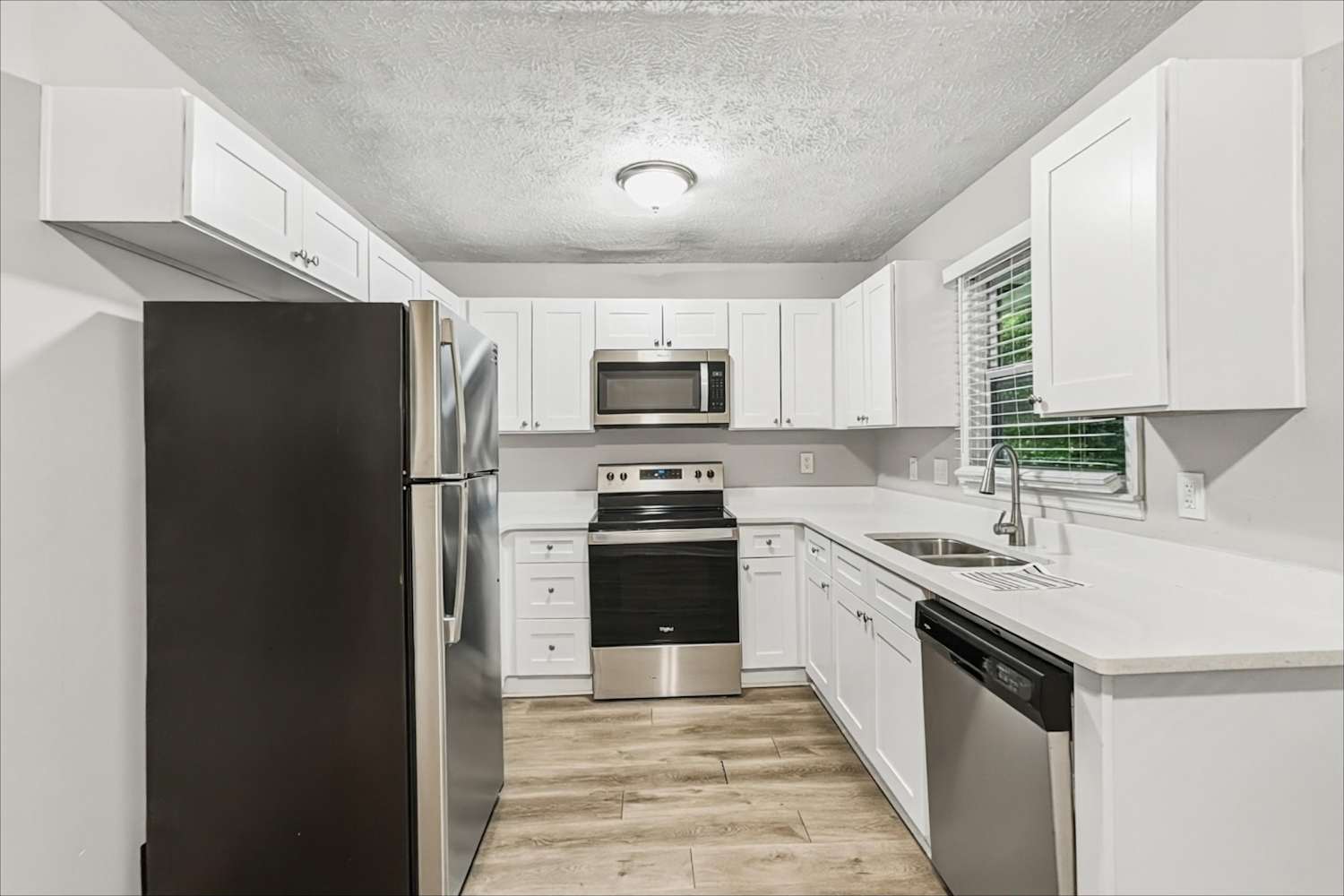 1537 Spruce Ridge Ct, Stone Mountain photo 9
