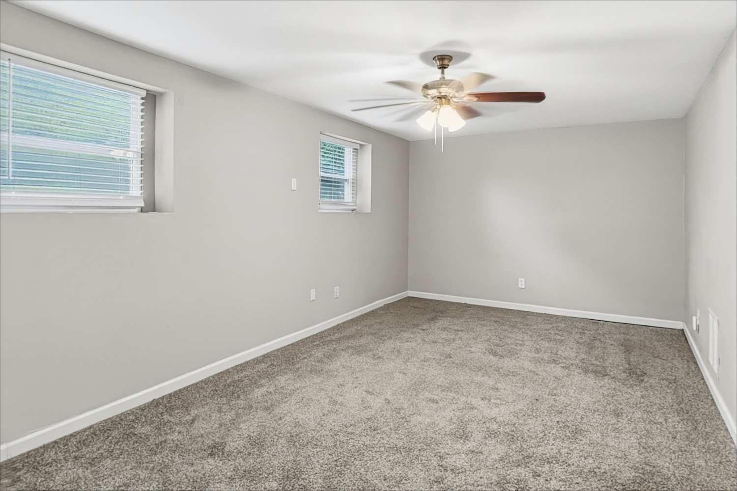 1537 Spruce Ridge Ct, Stone Mountain photo 15