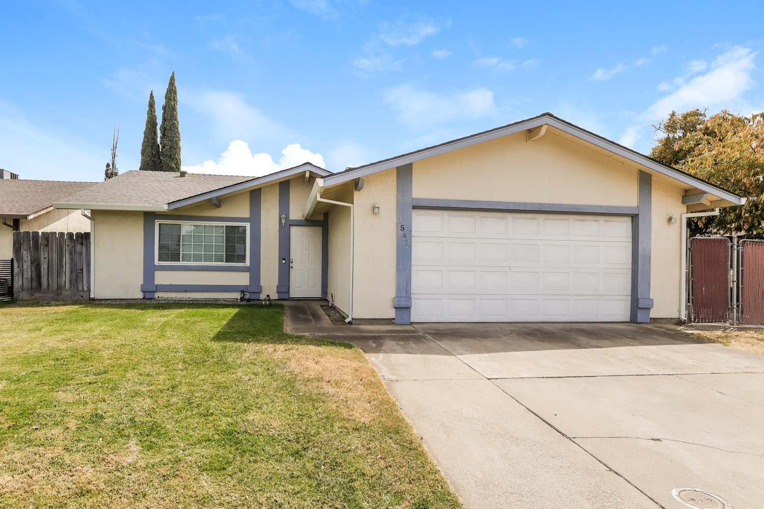 1542 Claremont Dr, Manteca photo 1