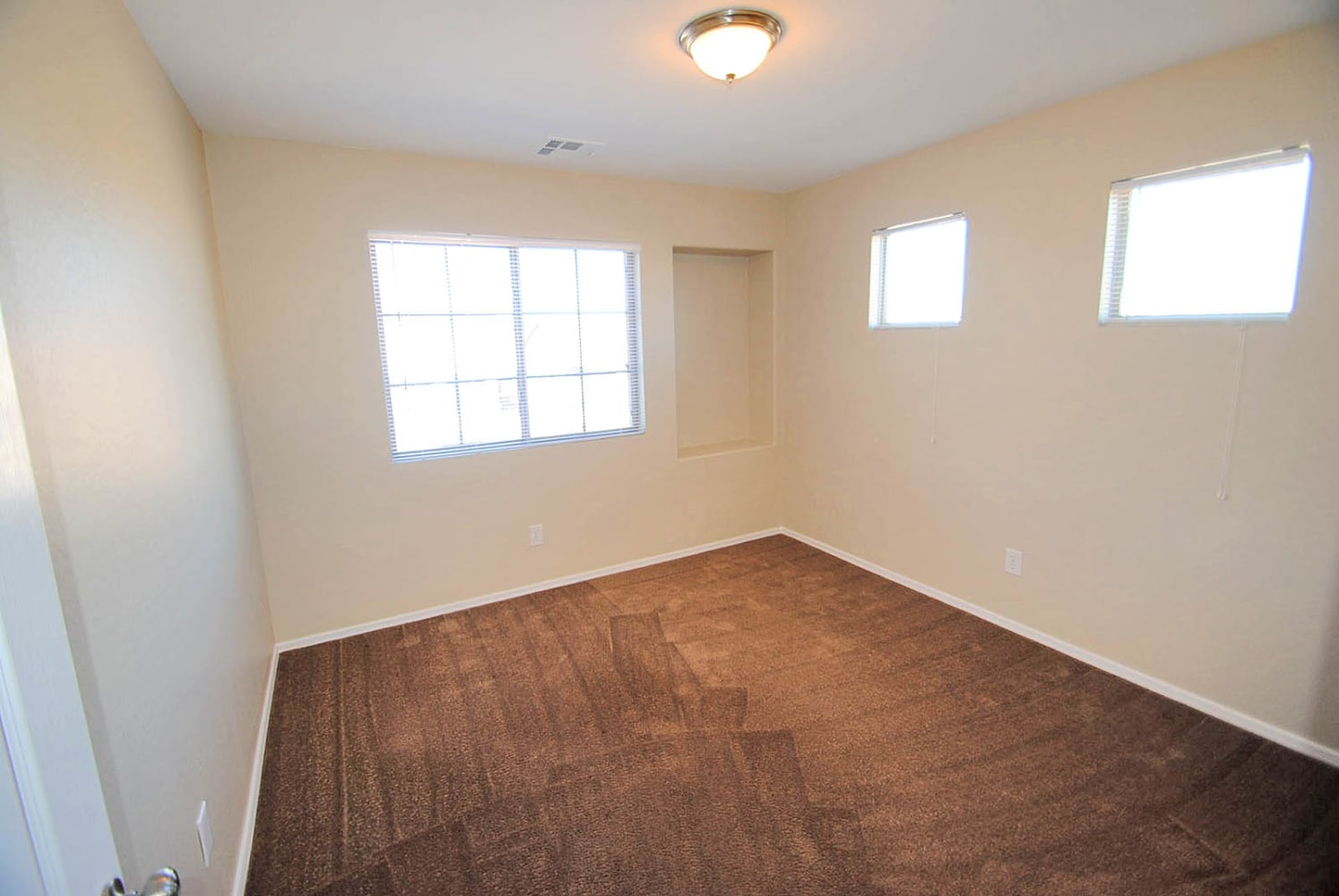 15439 W Cottonwood Cir, Surprise photo 8