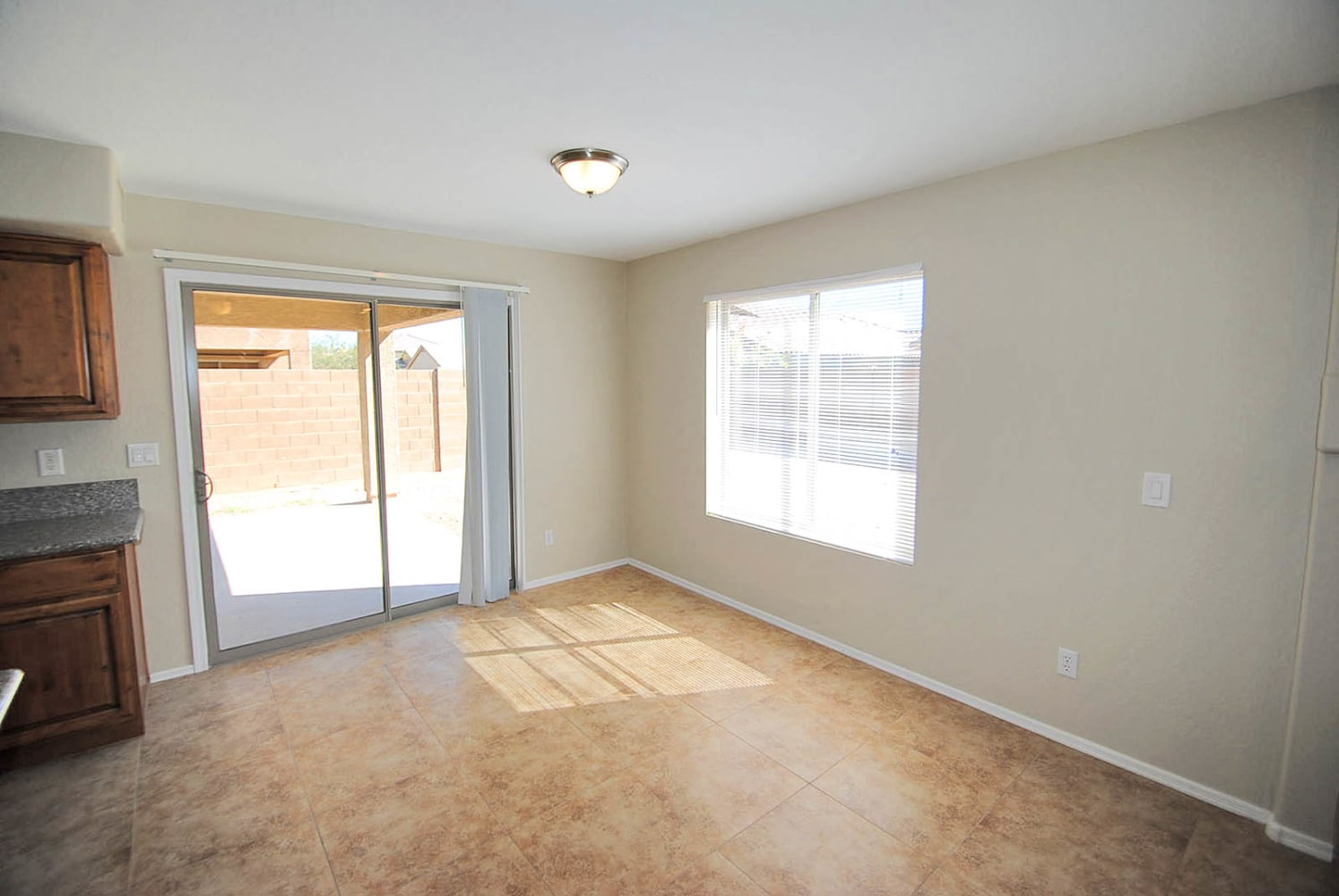 15439 W Cottonwood Cir, Surprise photo 7