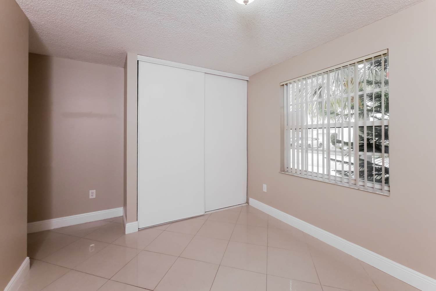 1544 NW 158th Ave, Pembroke Pines photo 15