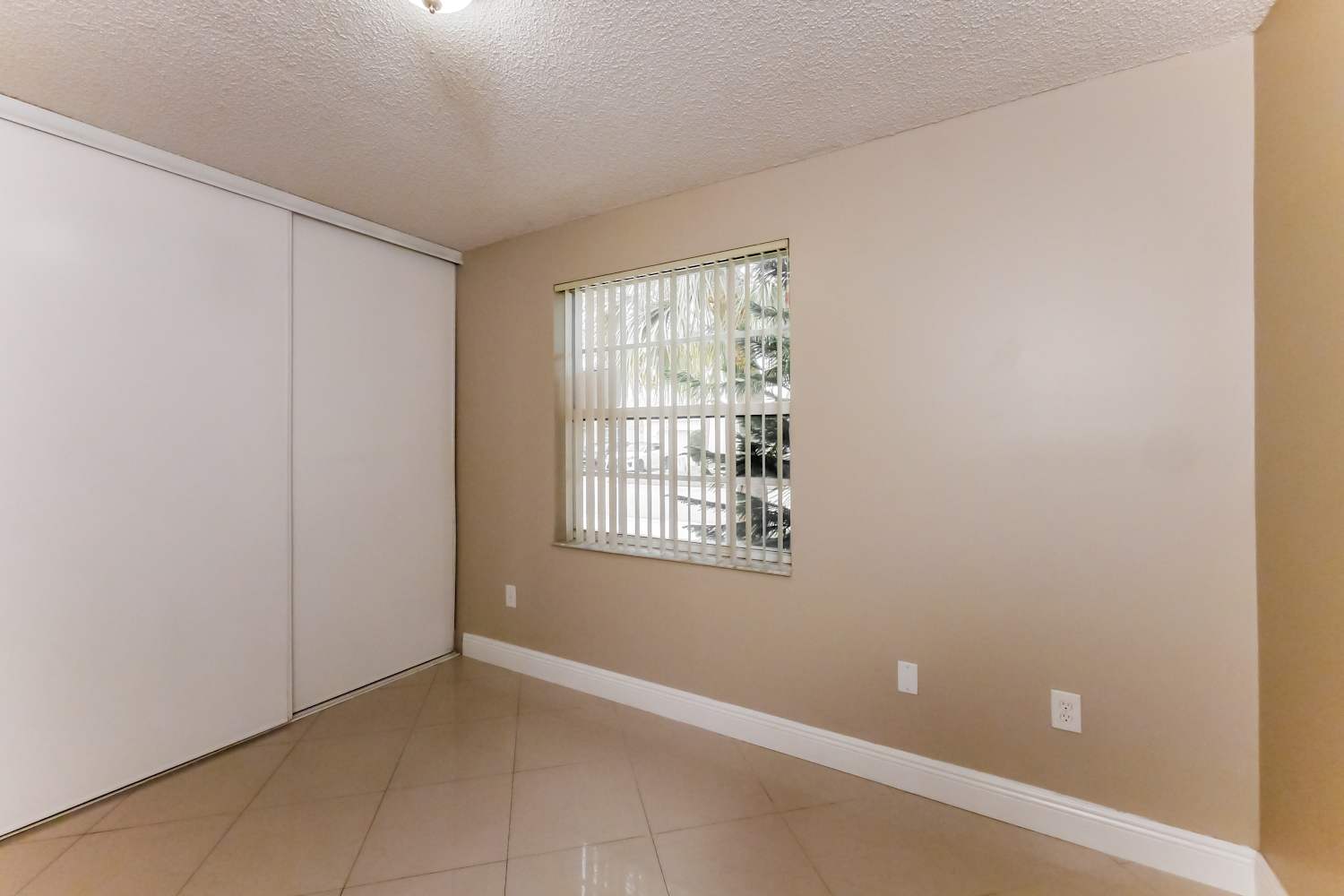 1544 NW 158th Ave, Pembroke Pines photo 14