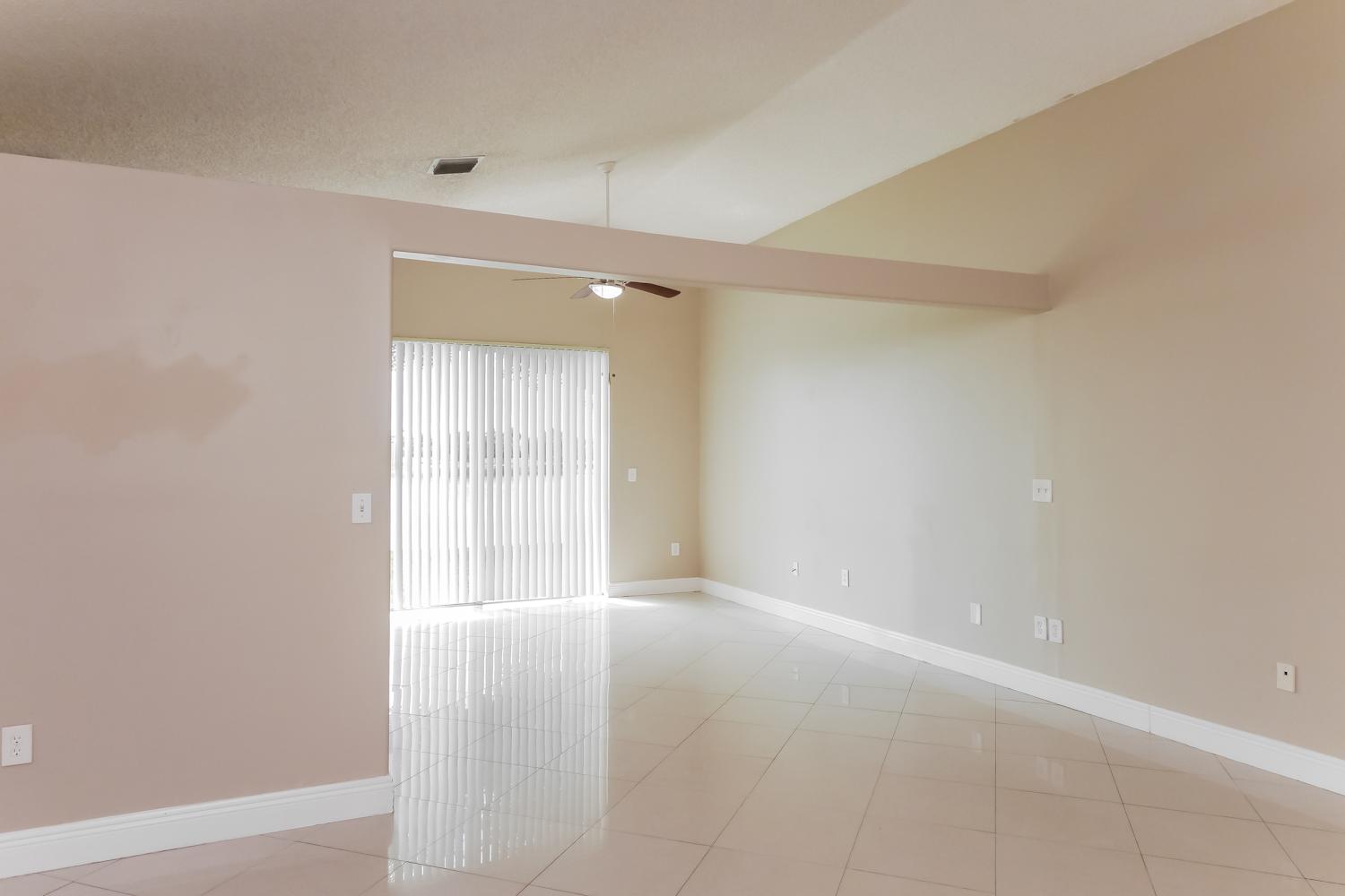 1544 NW 158th Ave, Pembroke Pines photo 8