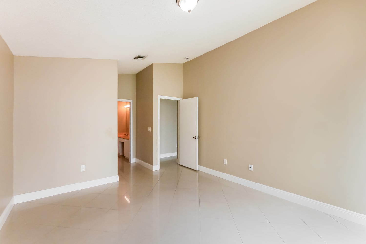1544 NW 158th Ave, Pembroke Pines photo 9