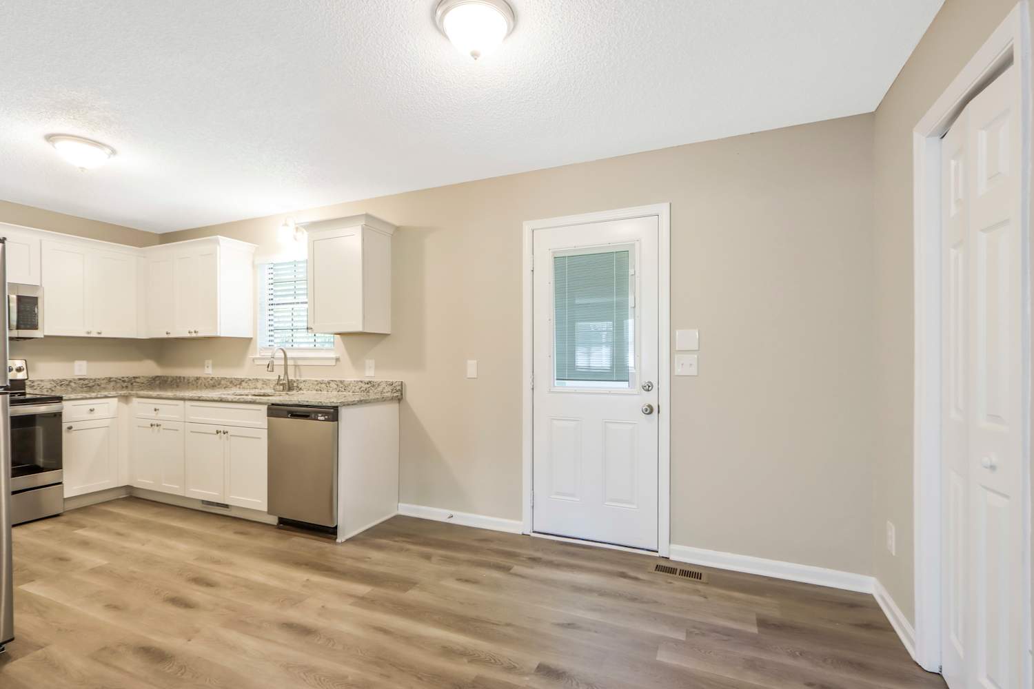 155 Russell Dr, Hiram photo 8
