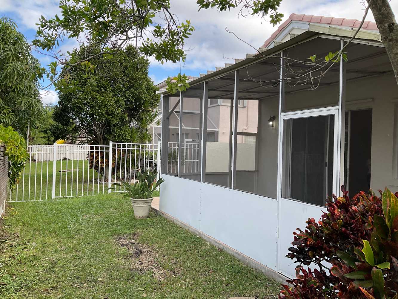 1552 NW 157th Ave, Pembroke Pines photo 9