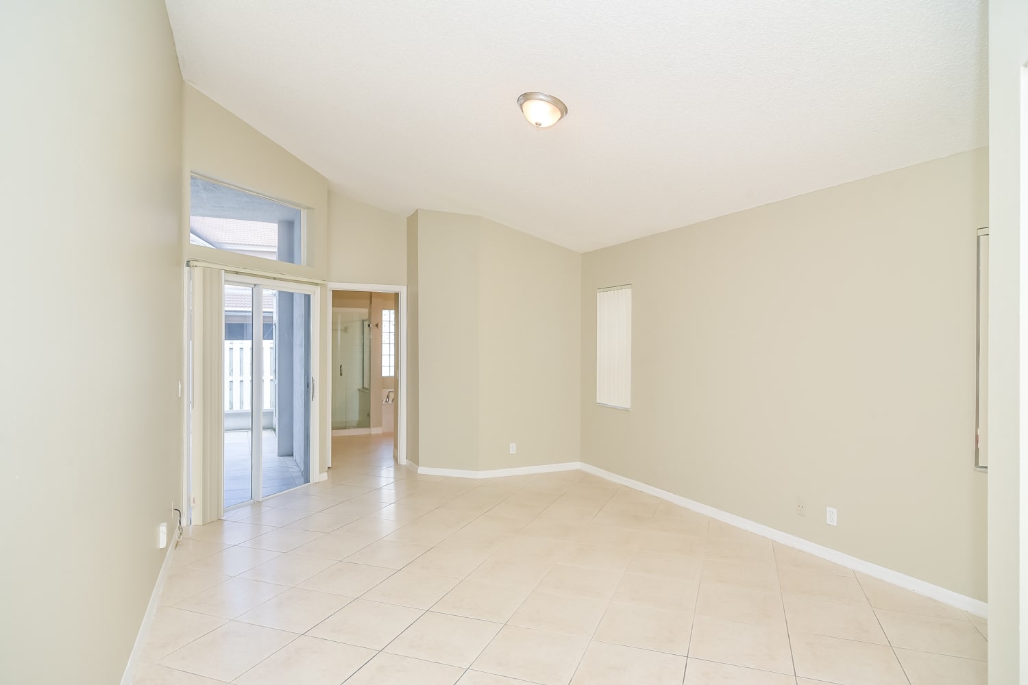 156 Cameron Dr, Weston photo 9