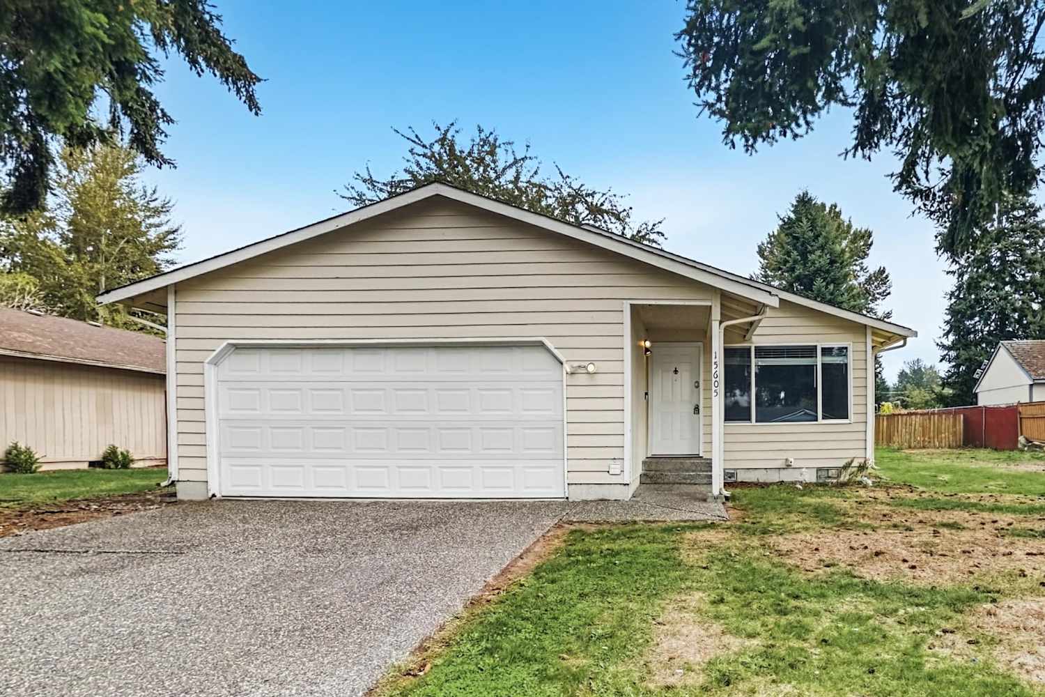 Front of 15605 120th Ave E, Puyallup, WA