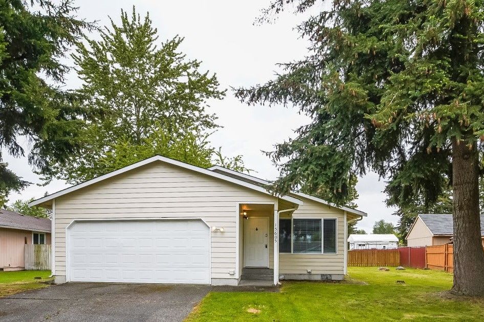 Front of 15605 120th Ave E, Puyallup, WA