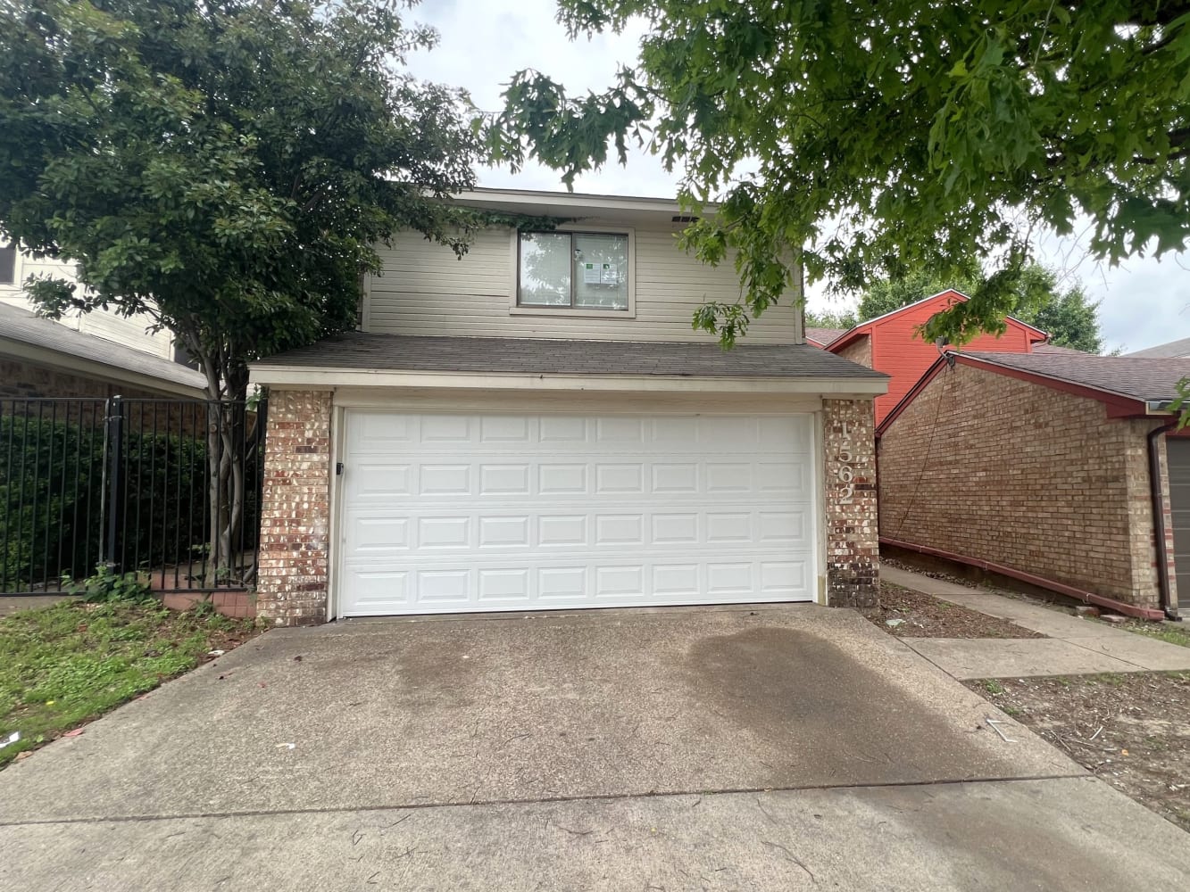 Front of 1562 Sunset Village Dr, Duncanville, TX