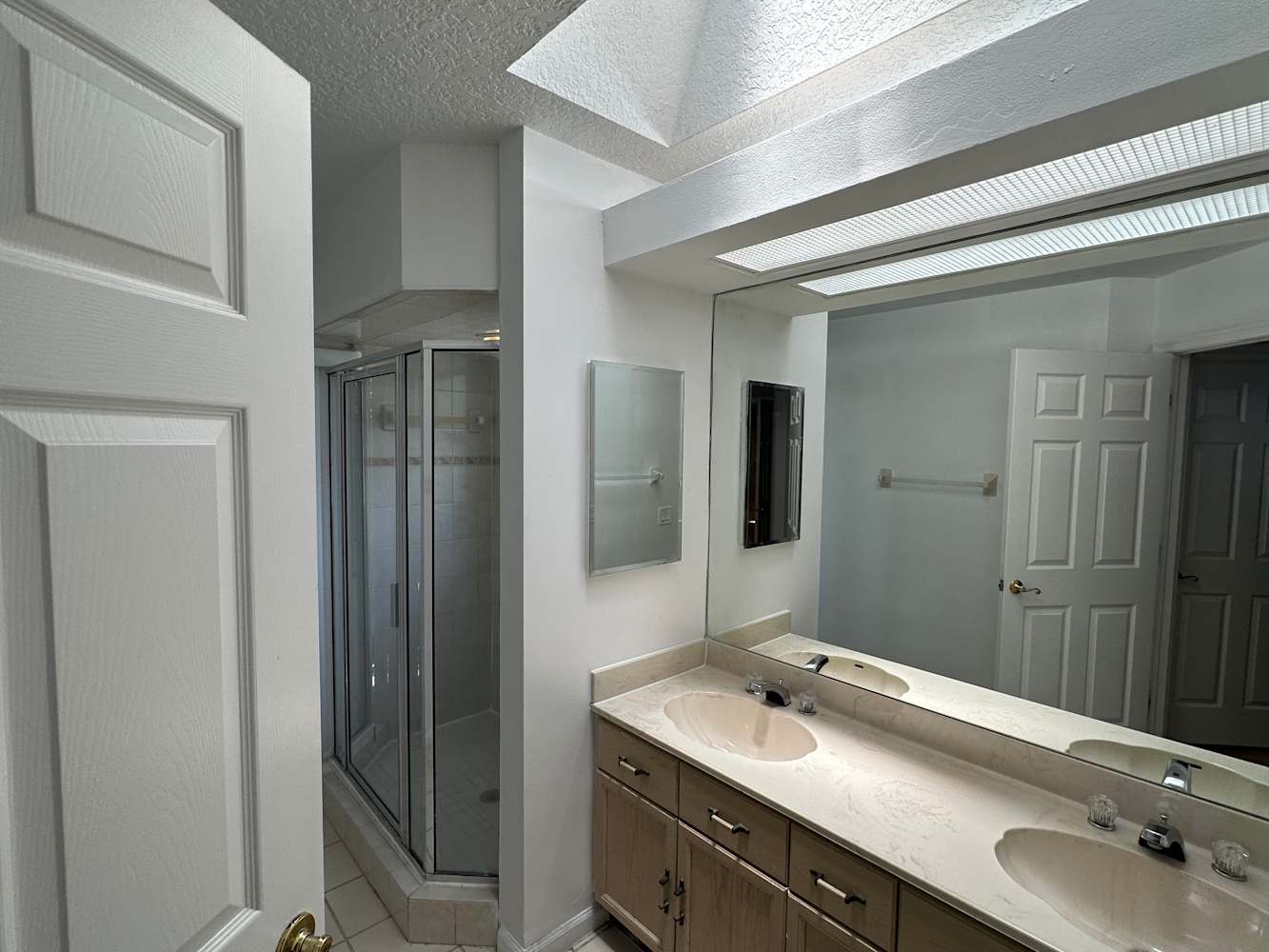 1566 Hollyhock Rd, Wellington photo 17