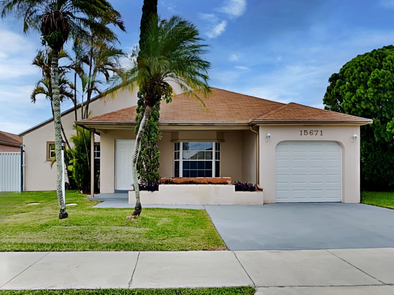 Front of 15671 SW 143rd Ave, Miami, FL