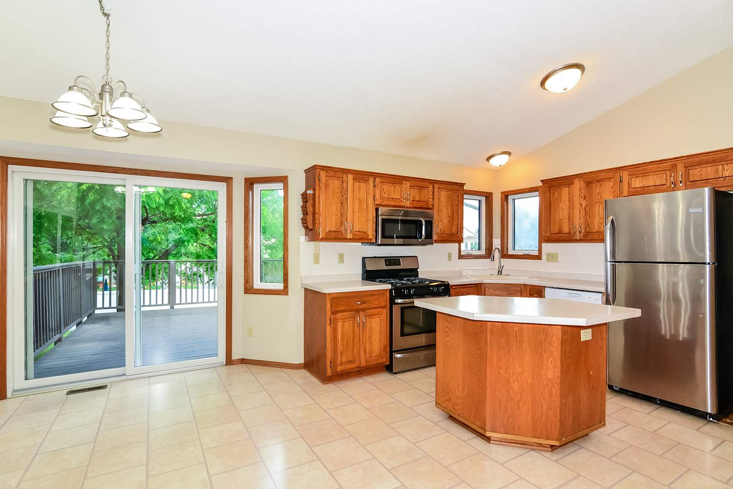 15684 Cumberland Ave W, Rosemount photo 10