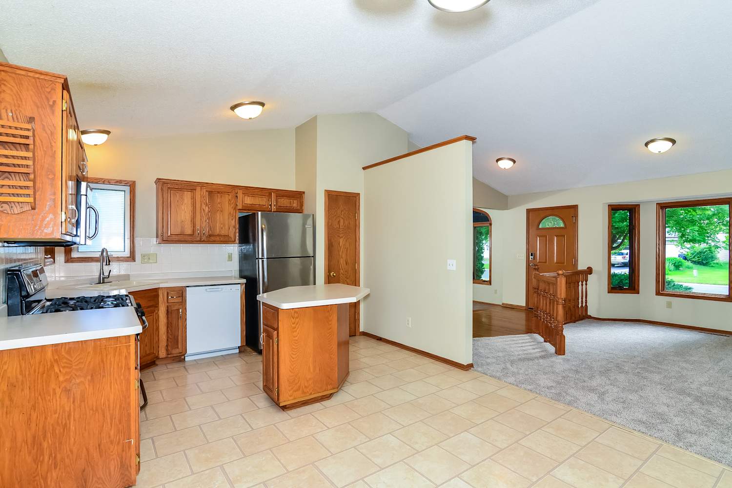 15684 Cumberland Ave W, Rosemount photo 9