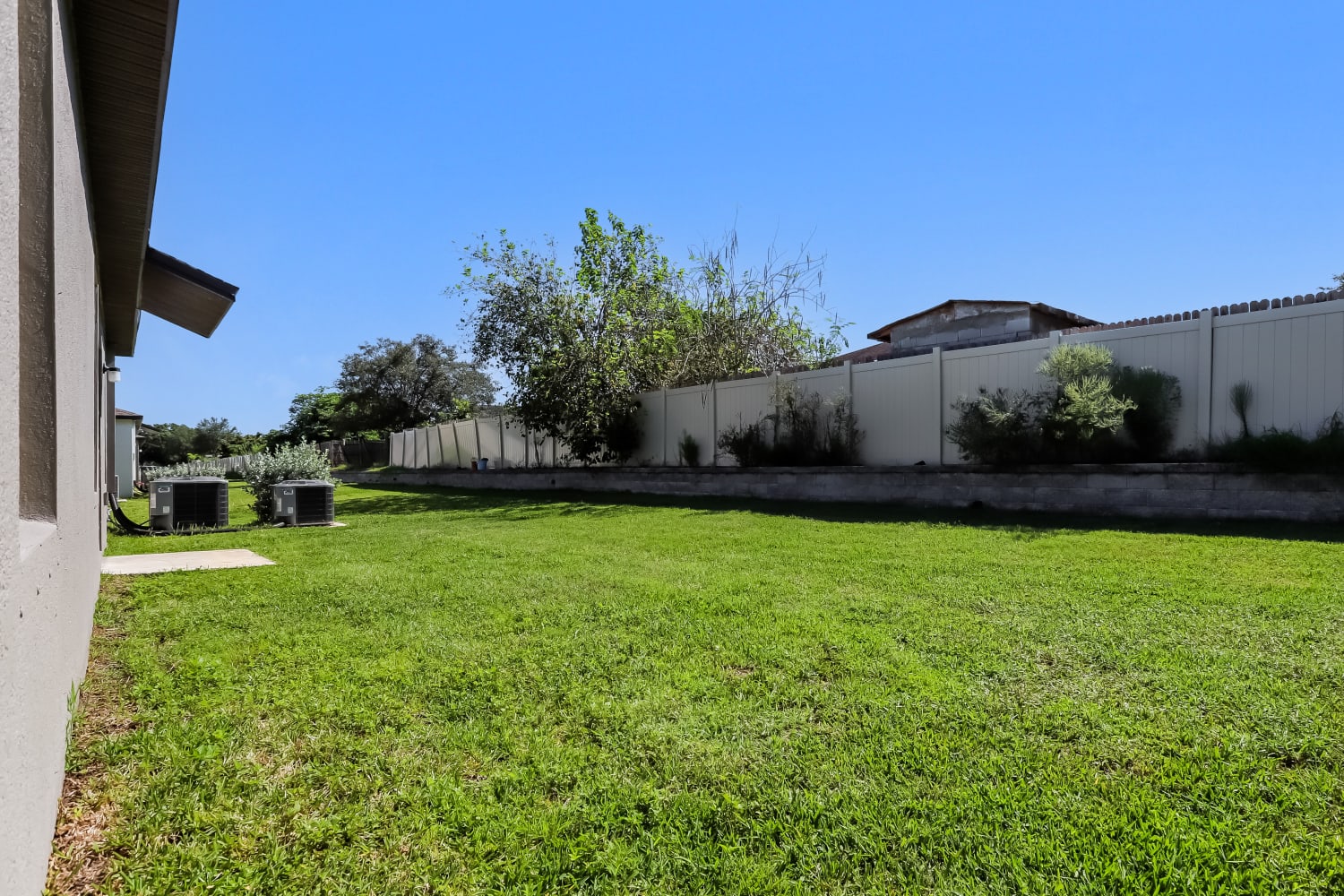 1580 Blue Rose Dr, Ruskin photo 17