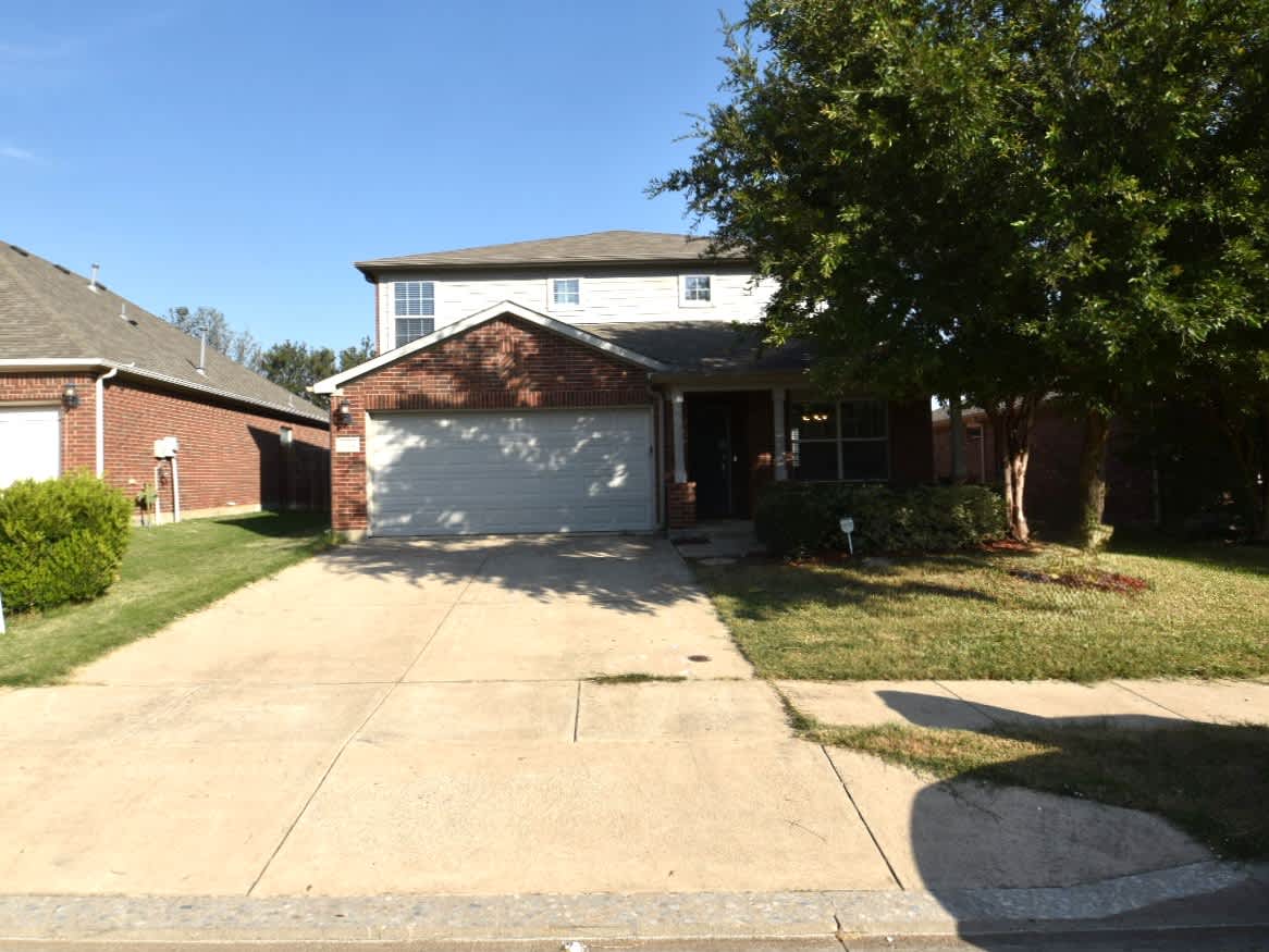 Front of 15824 Coyote Hill Dr, Fort Worth, TX