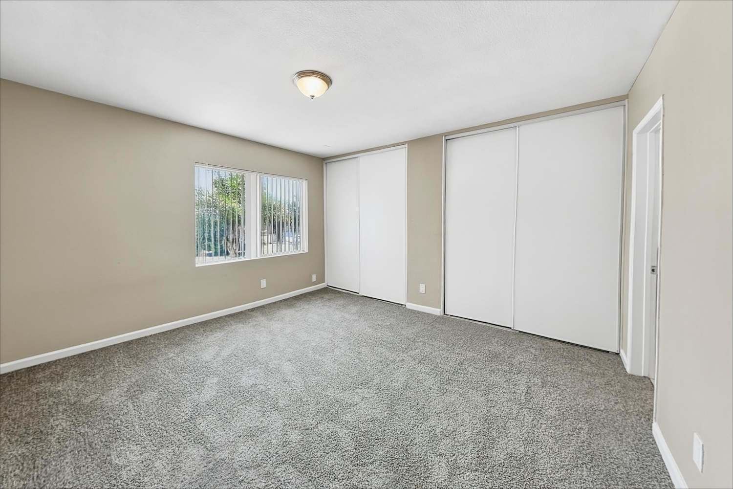 15929 Eccles St, North Hills photo 12