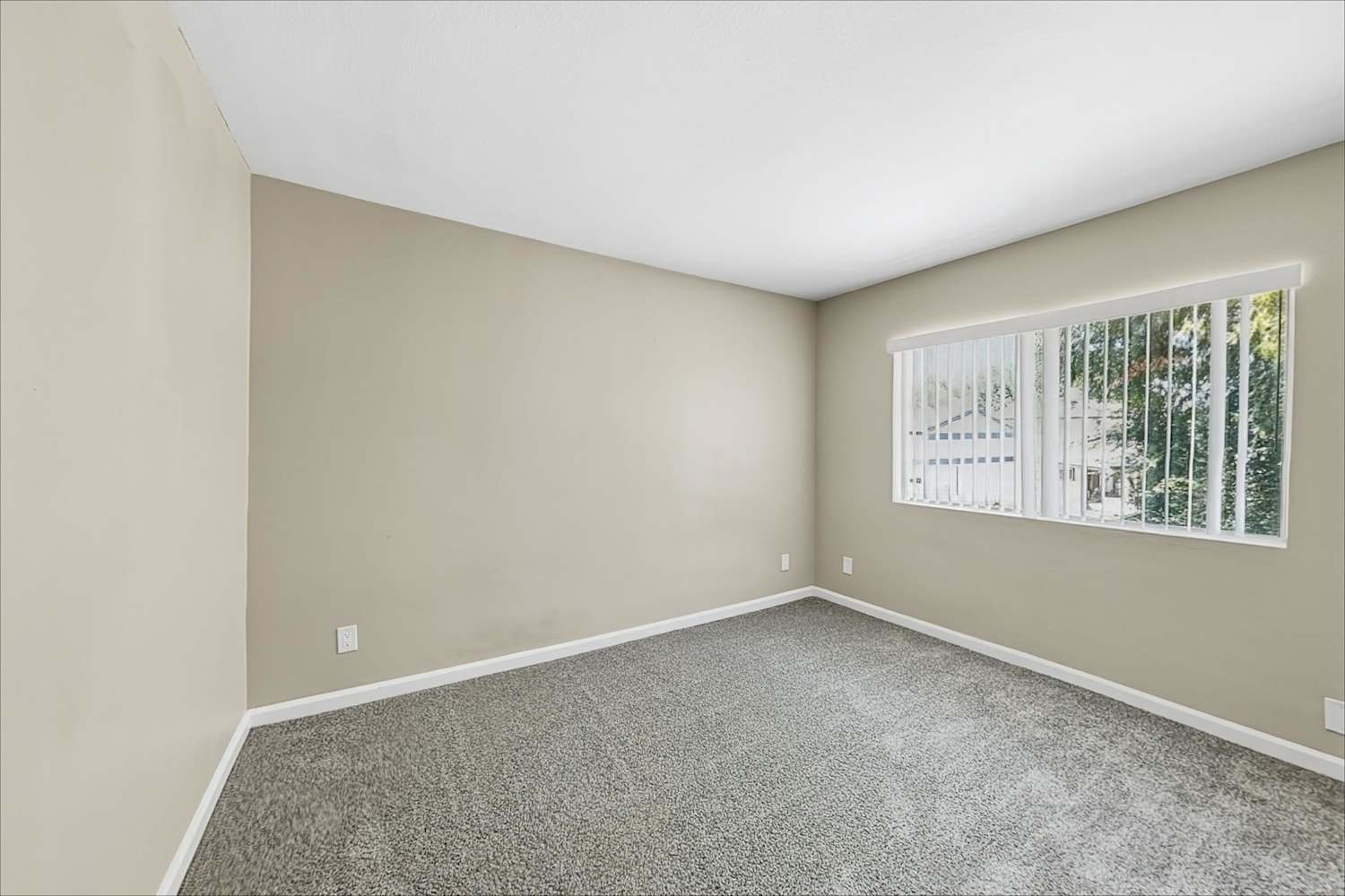 15929 Eccles St, North Hills photo 16