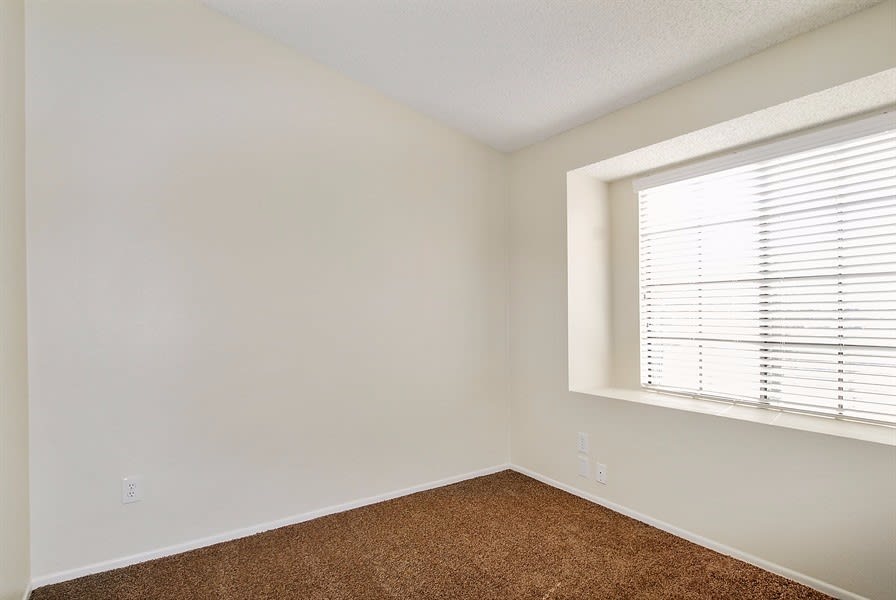 15940 Miller Ave, Fontana photo 11