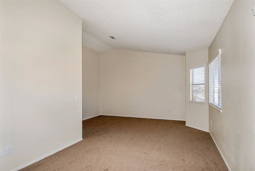15940 Miller Ave, Fontana photo 13