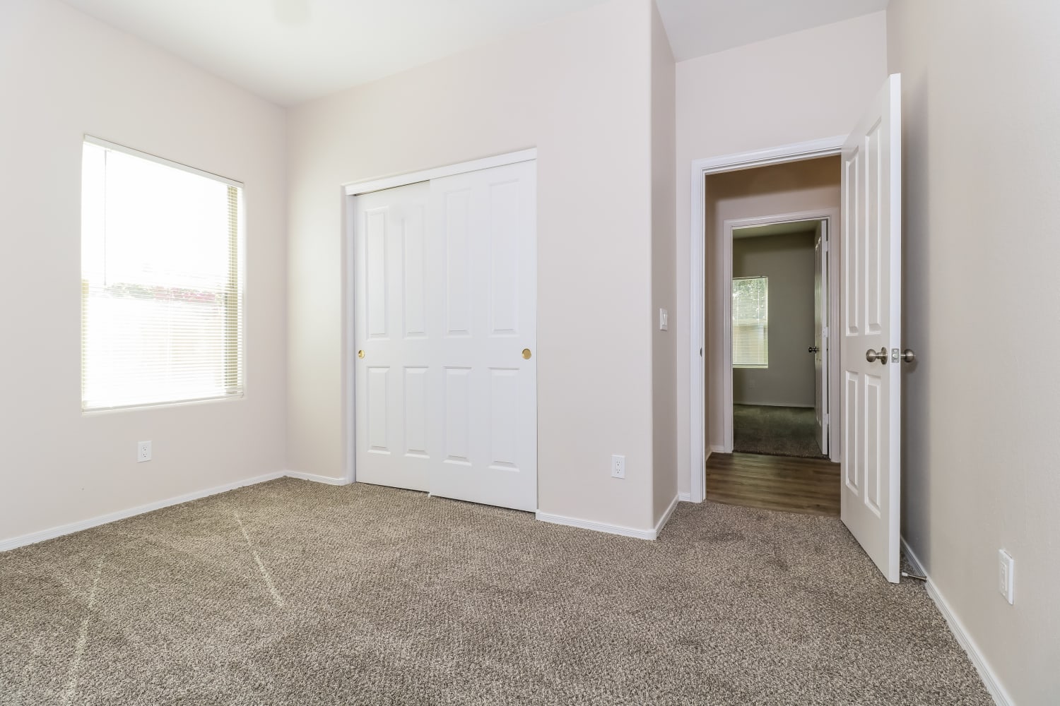 15949 West Mauna Loa Ln, Surprise photo 7