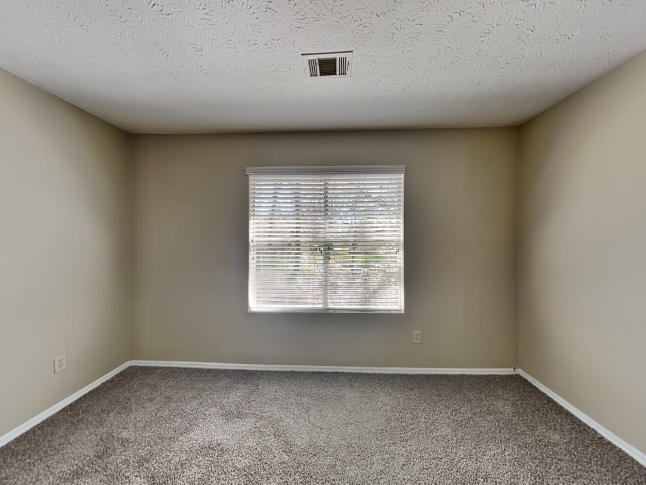 1600 Kennons Hill Ct, Stone Mountain photo 10