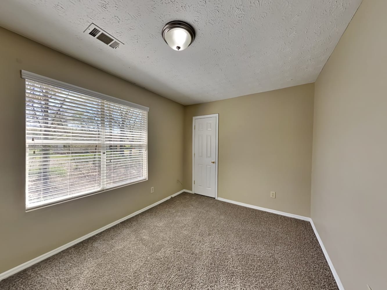 1600 Kennons Hill Ct, Stone Mountain photo 13