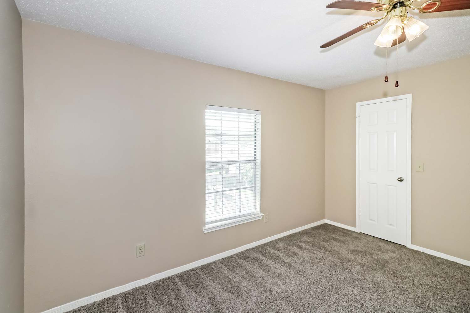 16011 Sweetwater Creek Dr, Houston photo 10