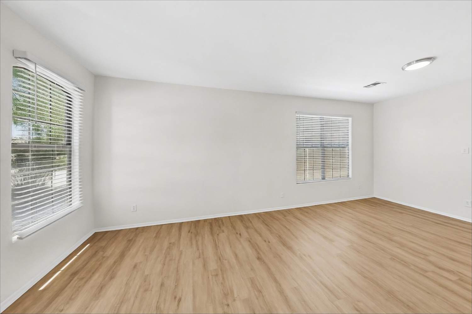 16042 West Hualapai St, Goodyear photo 6