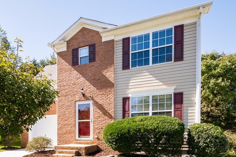 Front of 1611 Elk Creek Ct, Charlotte, NC