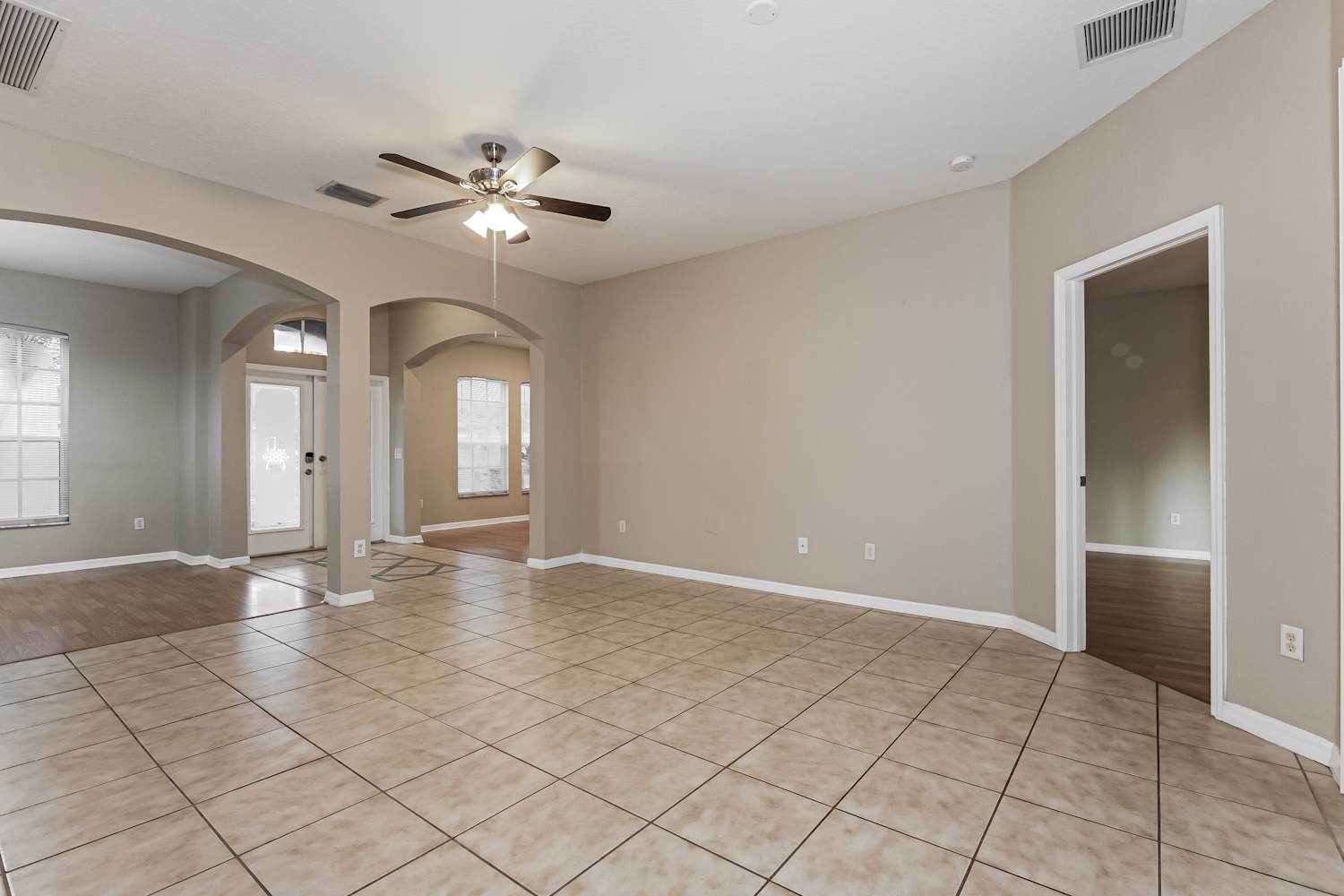 1613 Loriana St, Brandon photo 10