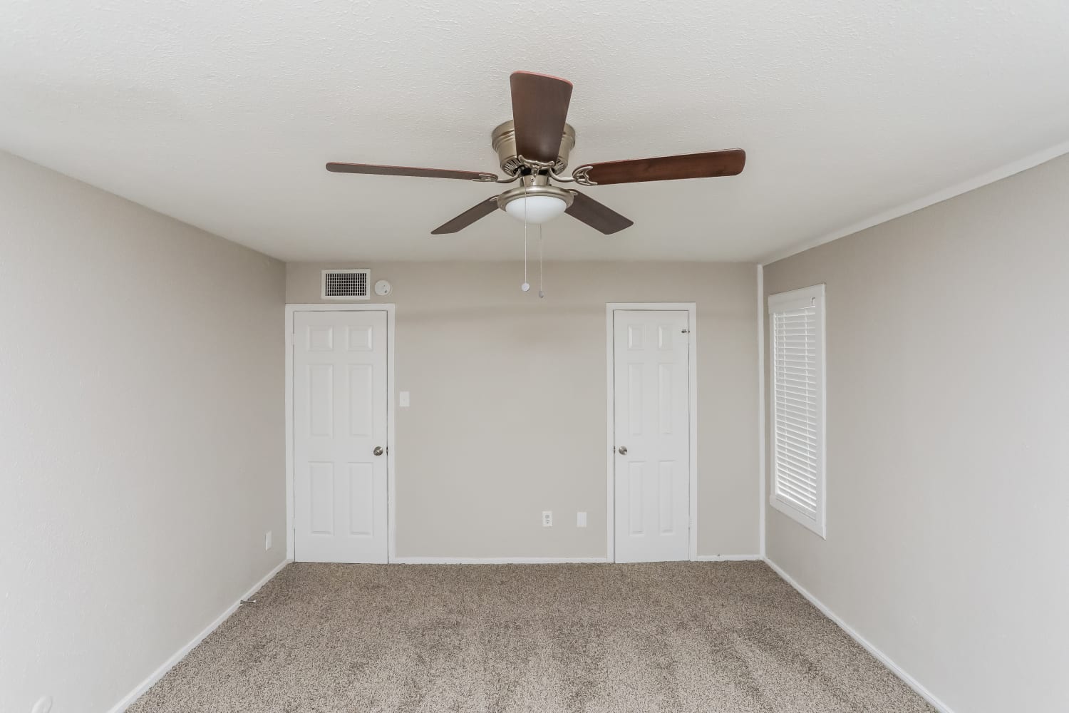 1613 Willowbrook St, Lancaster photo 10