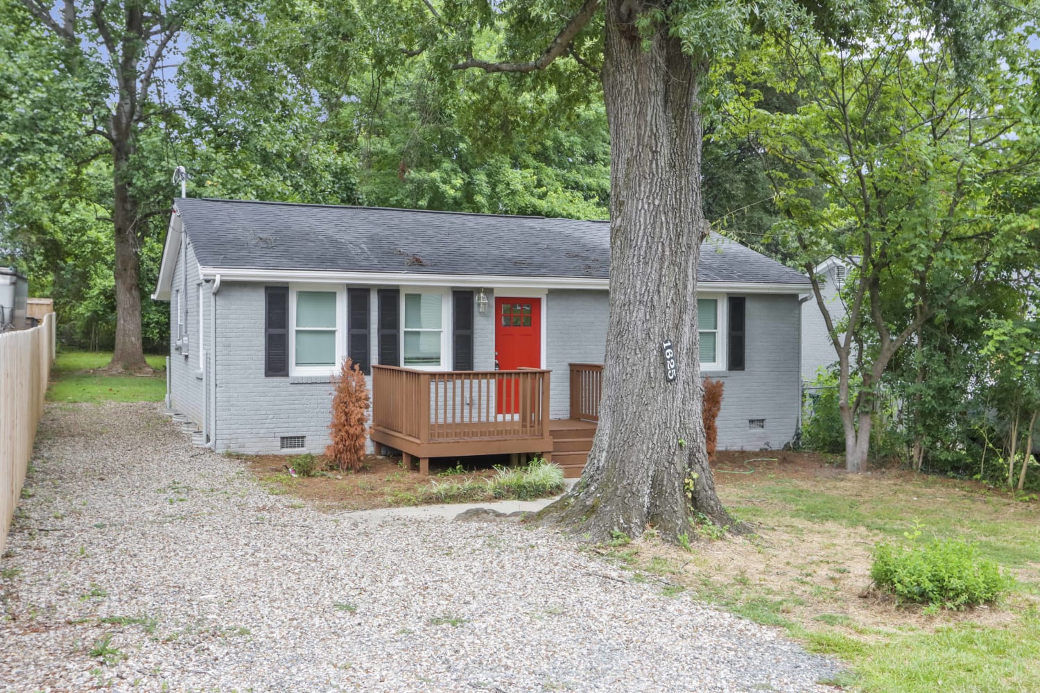 1625 Finchley Dr, Charlotte photo 1
