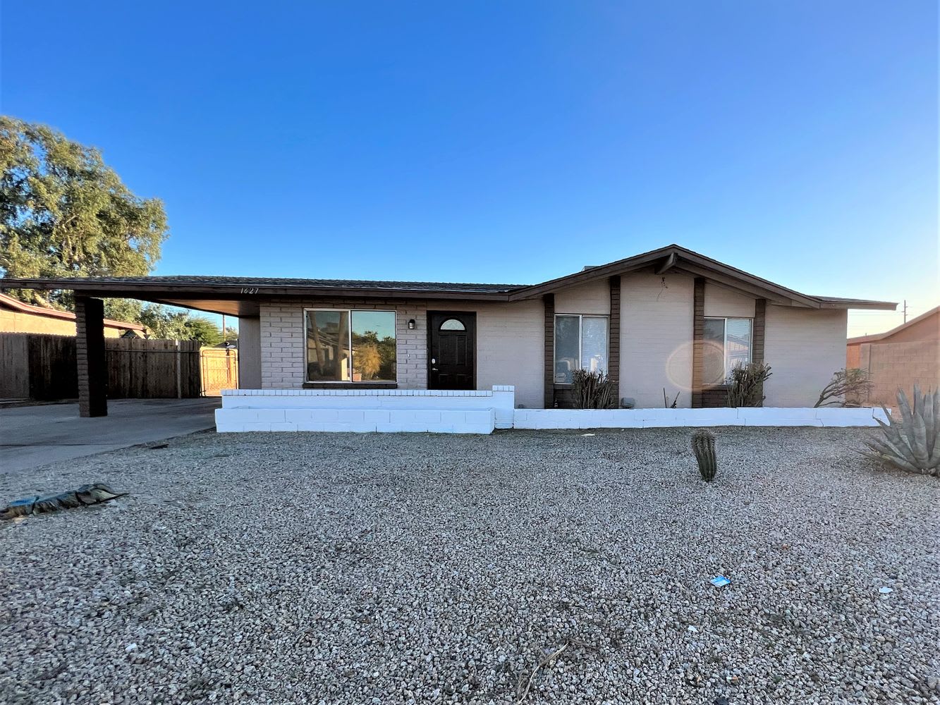 Front of 1627 W Libby St, Phoenix, AZ