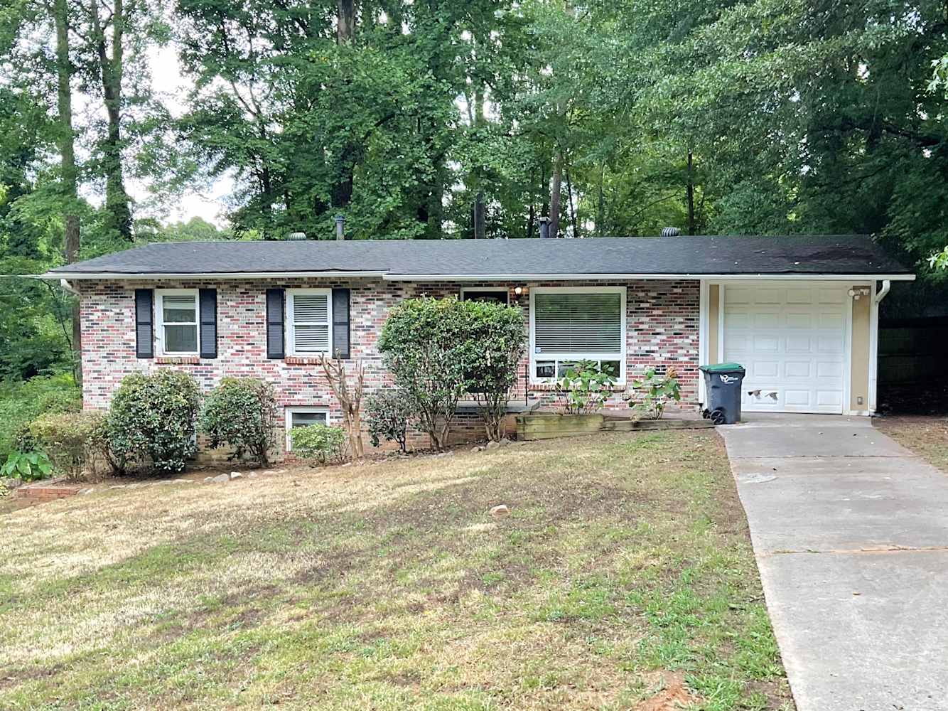 1627 Wildwood Rd, Marietta photo 1