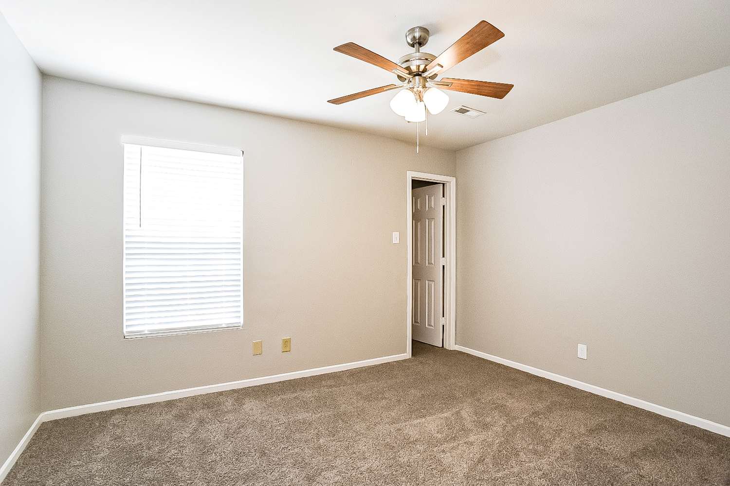 1628 Bray Dr, Charlotte photo 14