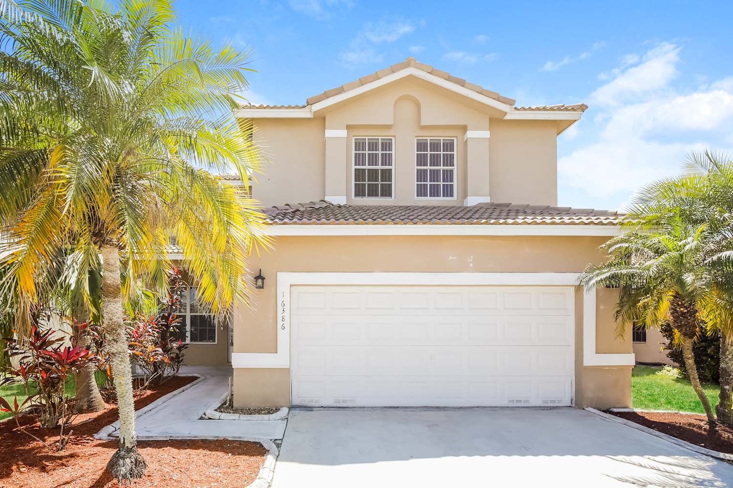 16386 NW 22nd St, Pembroke Pines photo 1