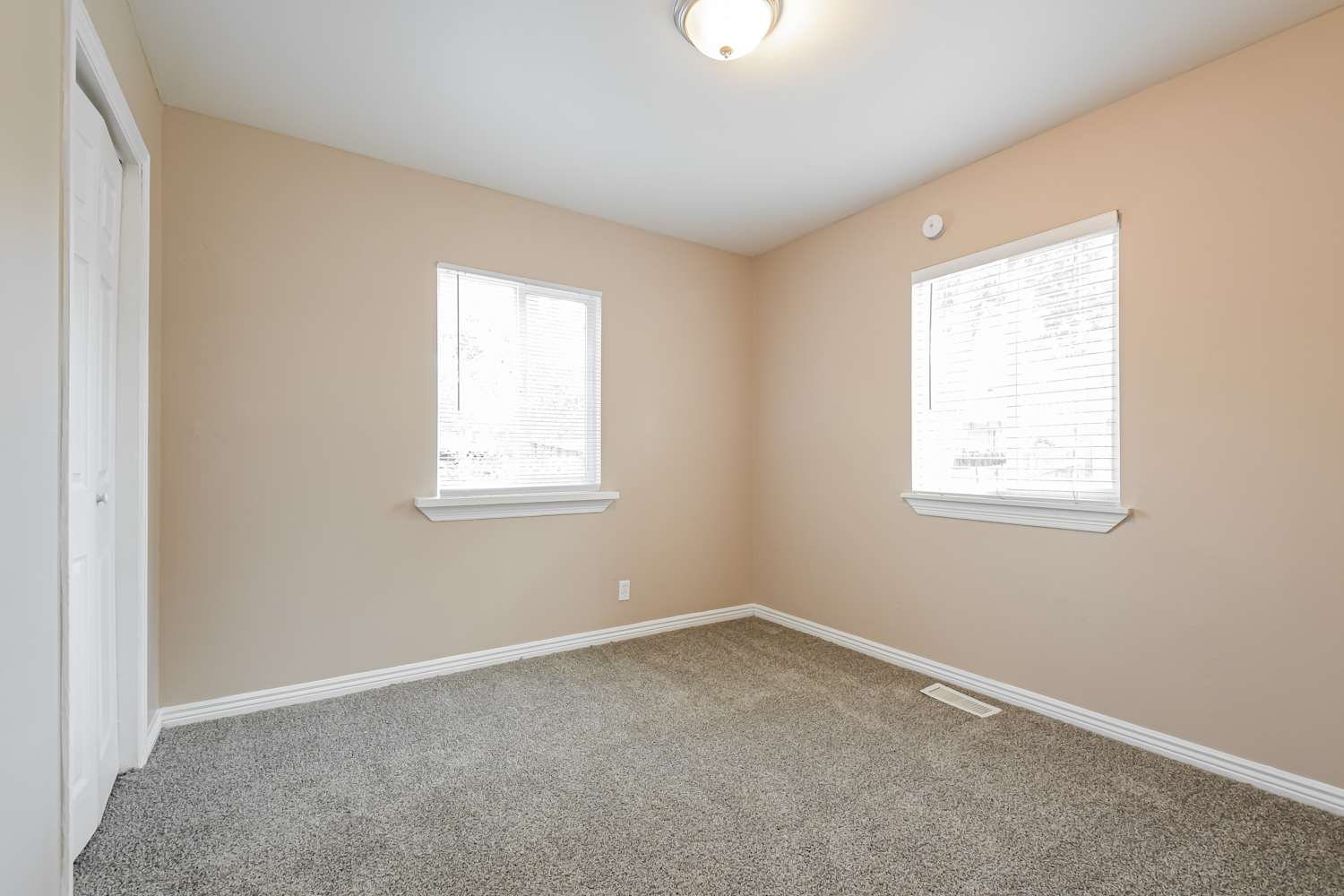 1640 Ruth Dr, Thornton photo 12