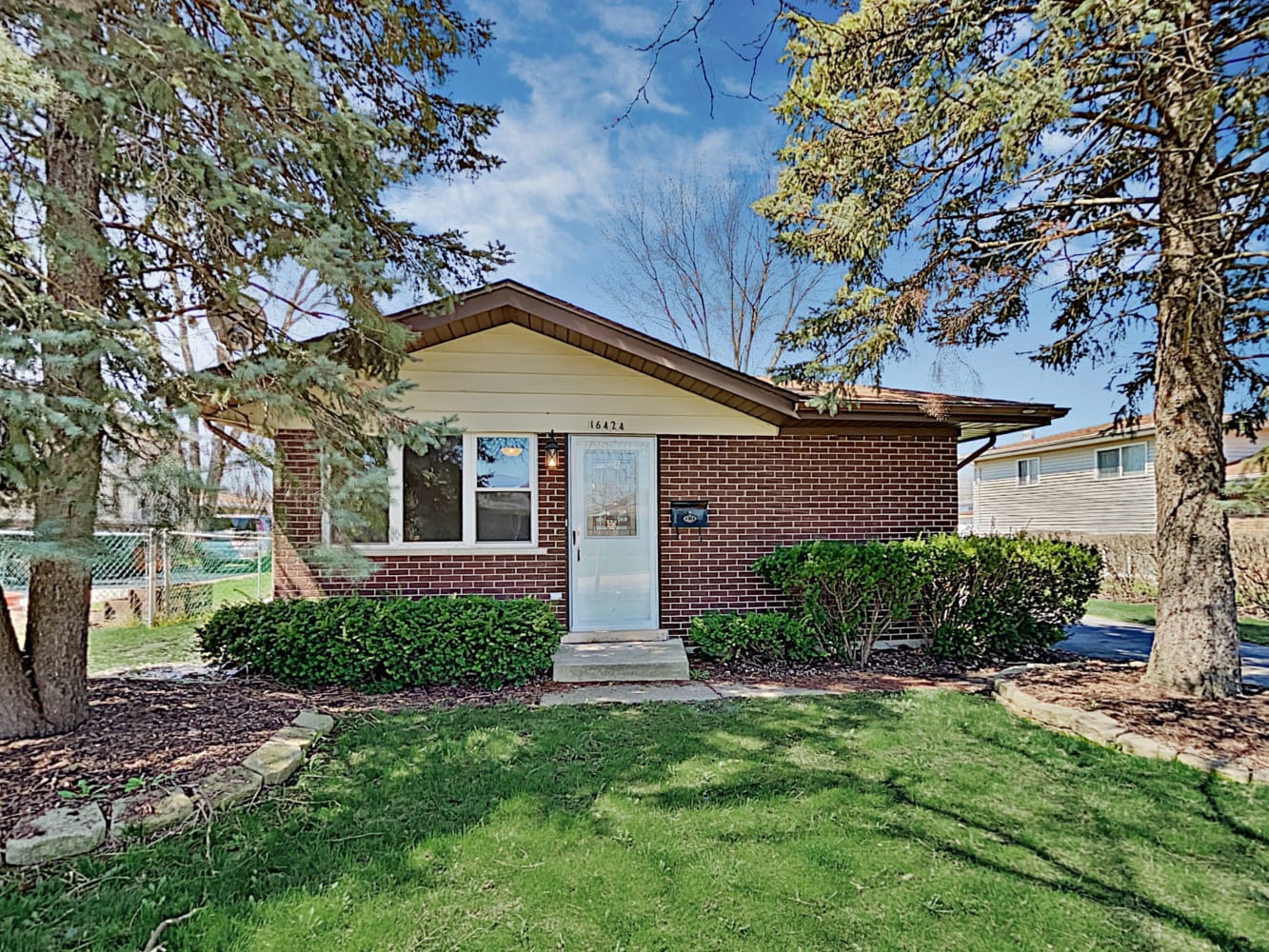 Front of 16424 Roy St, Oak Forest, IL