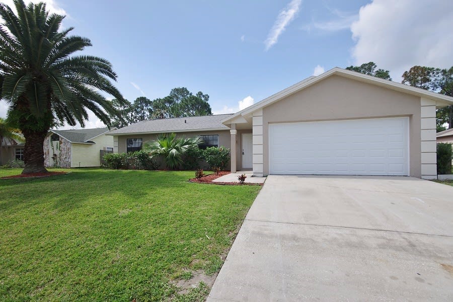 1646 Heartwellville St NW, Palm Bay photo 1